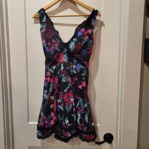 Torrid Black Floral Lace Trim Wireless plus-size Swim Dress Size 3